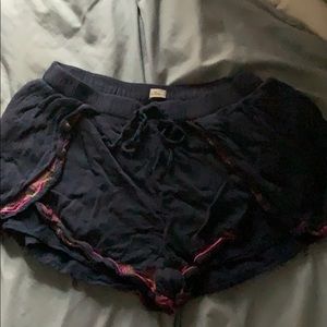 Hollister flowy shorts